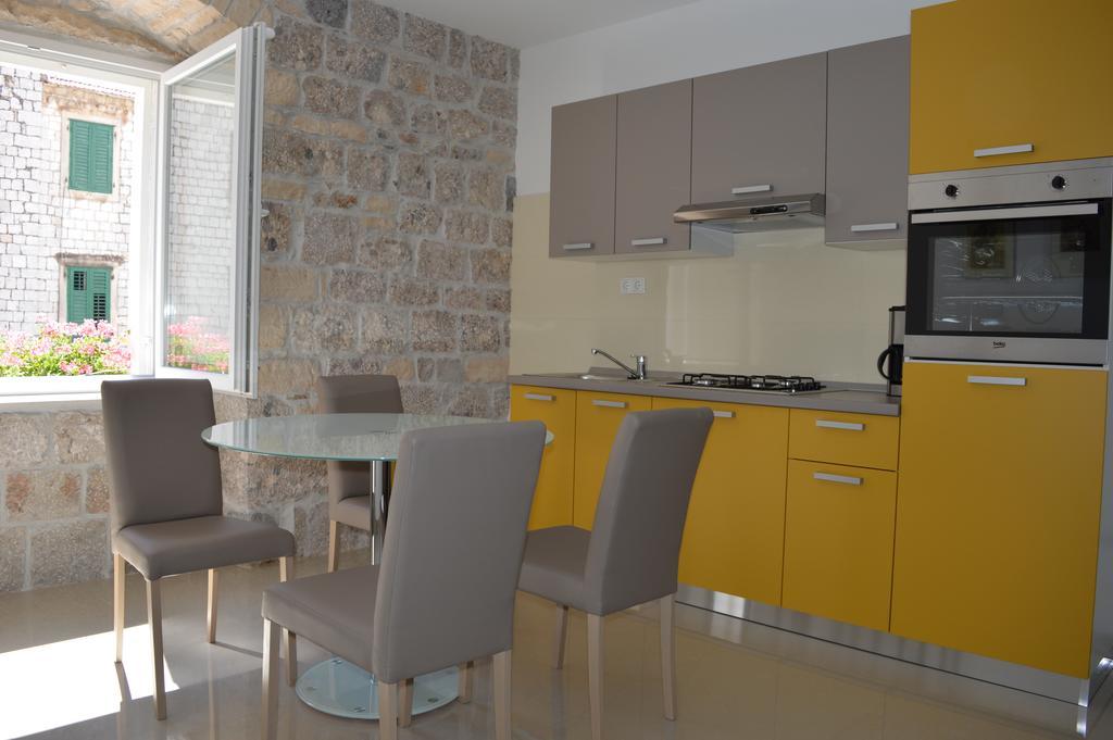 Mila Apartment Sinj Bagian luar foto