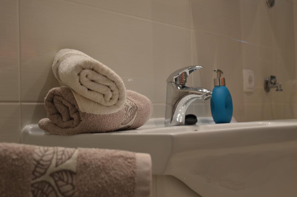 Mila Apartment Sinj Bagian luar foto