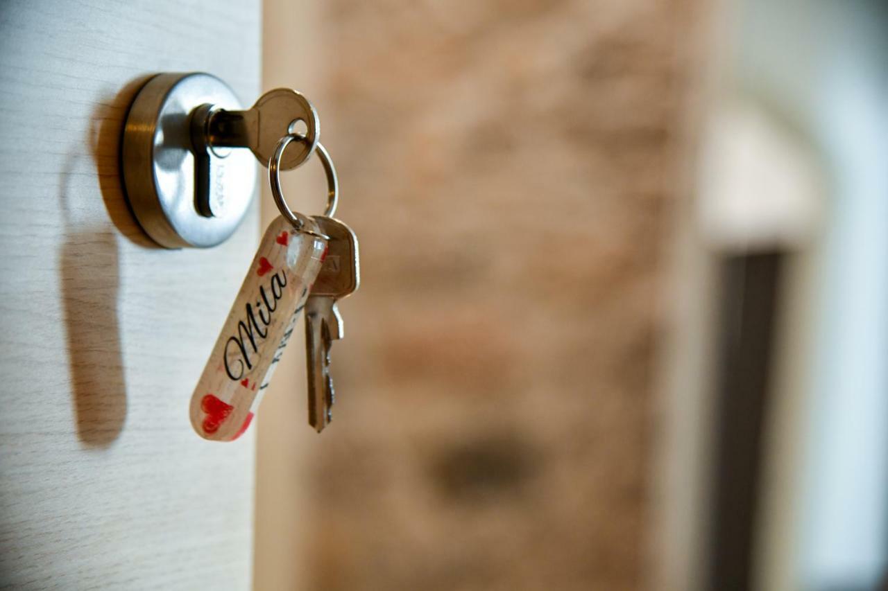 Mila Apartment Sinj Bagian luar foto
